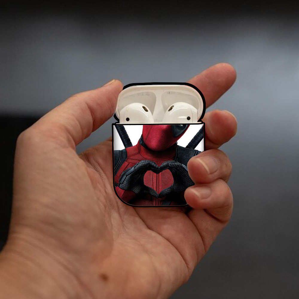 Deadpool デッドプール AirPods 第2世代保護ケース ハードシェル ブラック 耐衝撃・防指紋・カラビナ付き