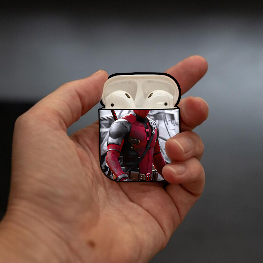 Deadpool デッドプール AirPods 第2世代保護ケース ハードシェル ブラック 耐衝撃・防指紋・カラビナ付き