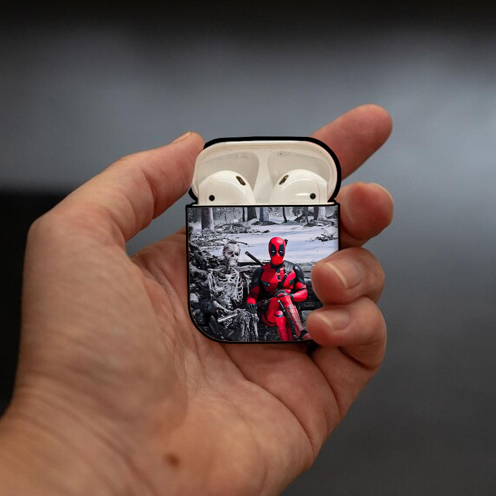 Deadpool デッドプール AirPods 第2世代保護ケース ハードシェル ブラック 耐衝撃・防指紋・カラビナ付き