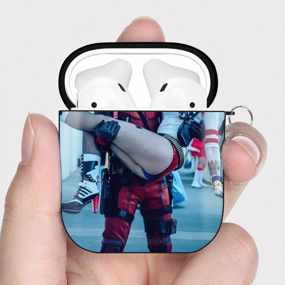（画像用） Deadpool デッドプール AirPods 第2世代保護ケース ハードシェル ブラック 耐衝撃・防指紋・カラビナ付き