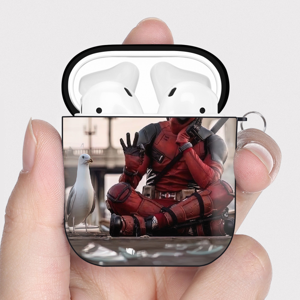 （画像用） Deadpool デッドプール AirPods 第2世代保護ケース ハードシェル ブラック 耐衝撃・防指紋・カラビナ付き