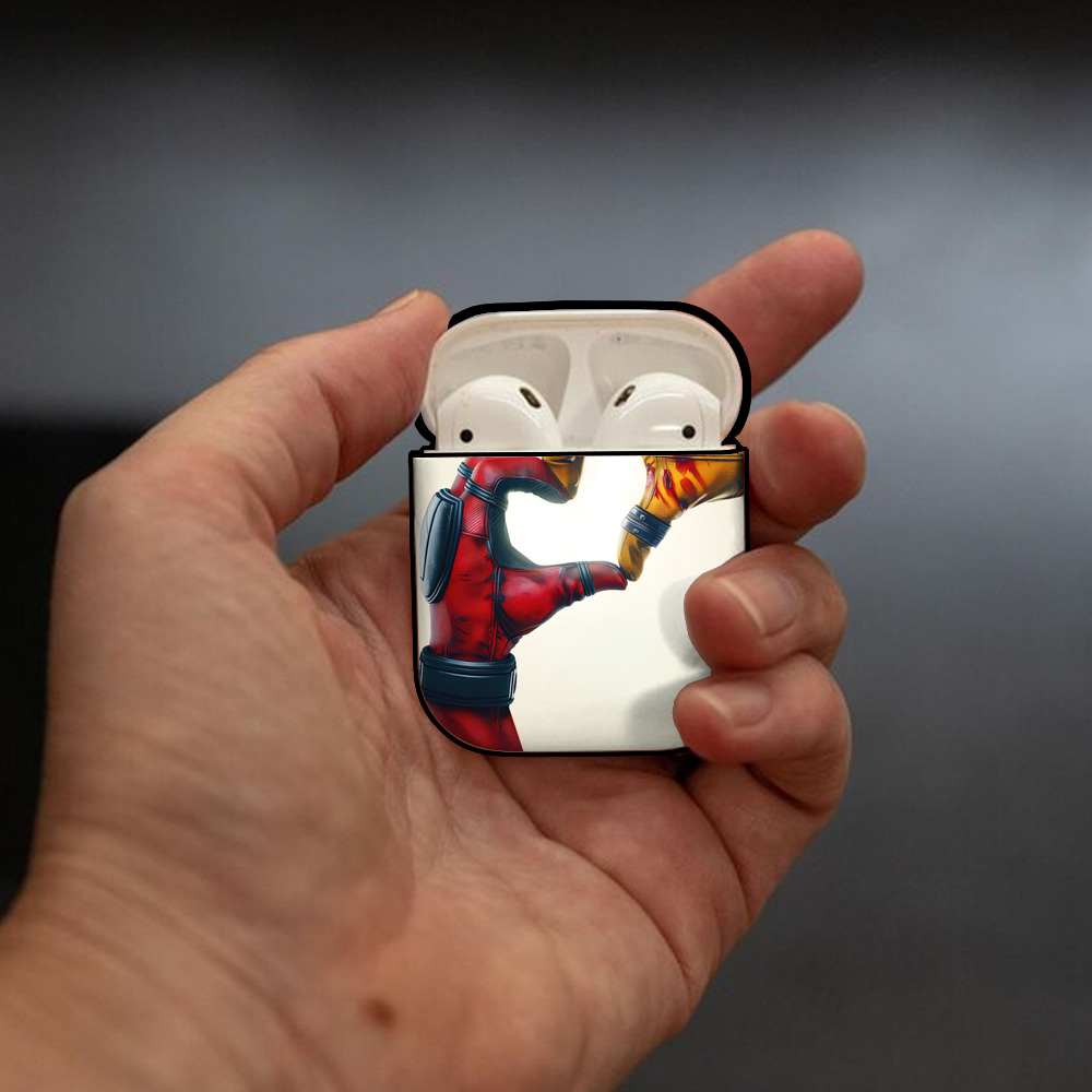 Deadpool デッドプール AirPods 第2世代保護ケース ハードシェル ブラック 耐衝撃・防指紋・カラビナ付き