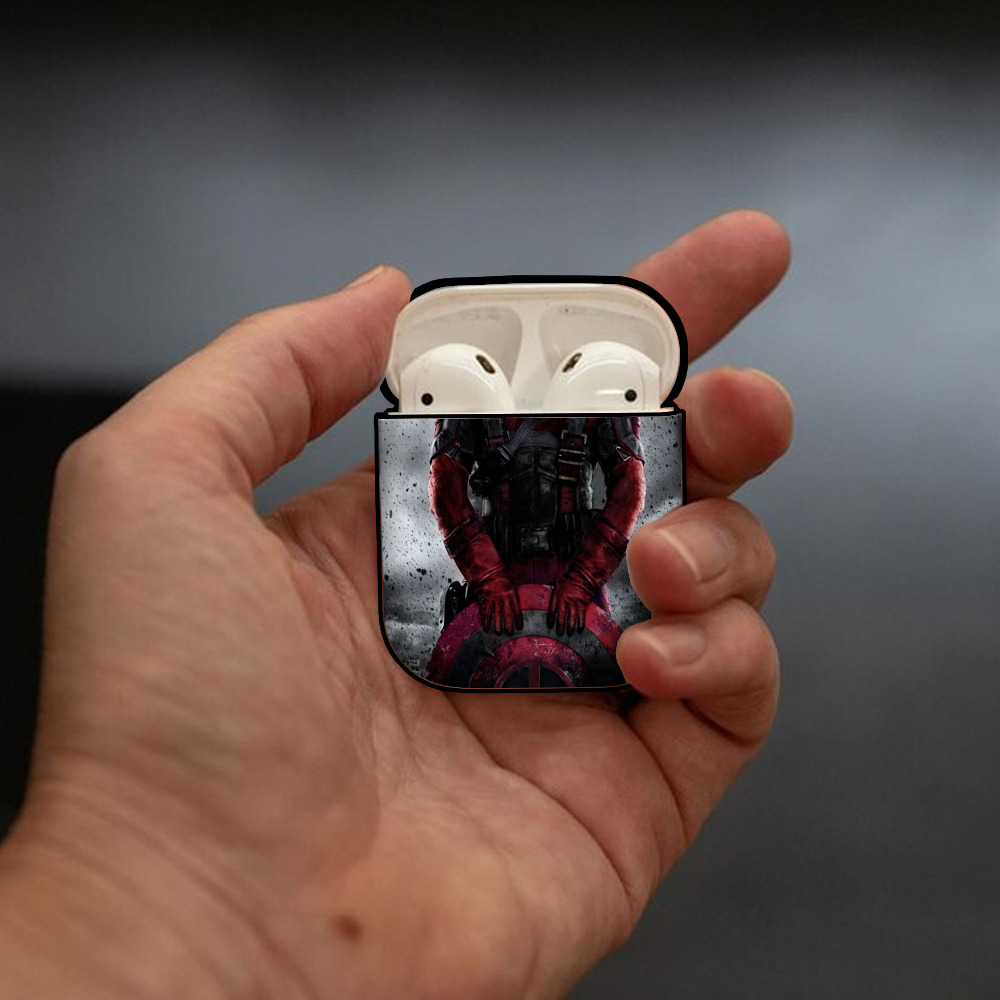Deadpool デッドプール AirPods 第2世代保護ケース ハードシェル ブラック 耐衝撃・防指紋・カラビナ付き