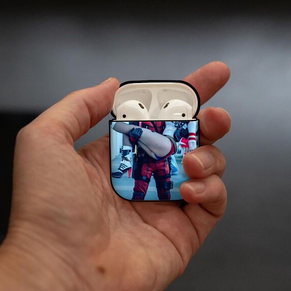 Deadpool デッドプール AirPods 第2世代保護ケース ハードシェル ブラック 耐衝撃・防指紋・カラビナ付き