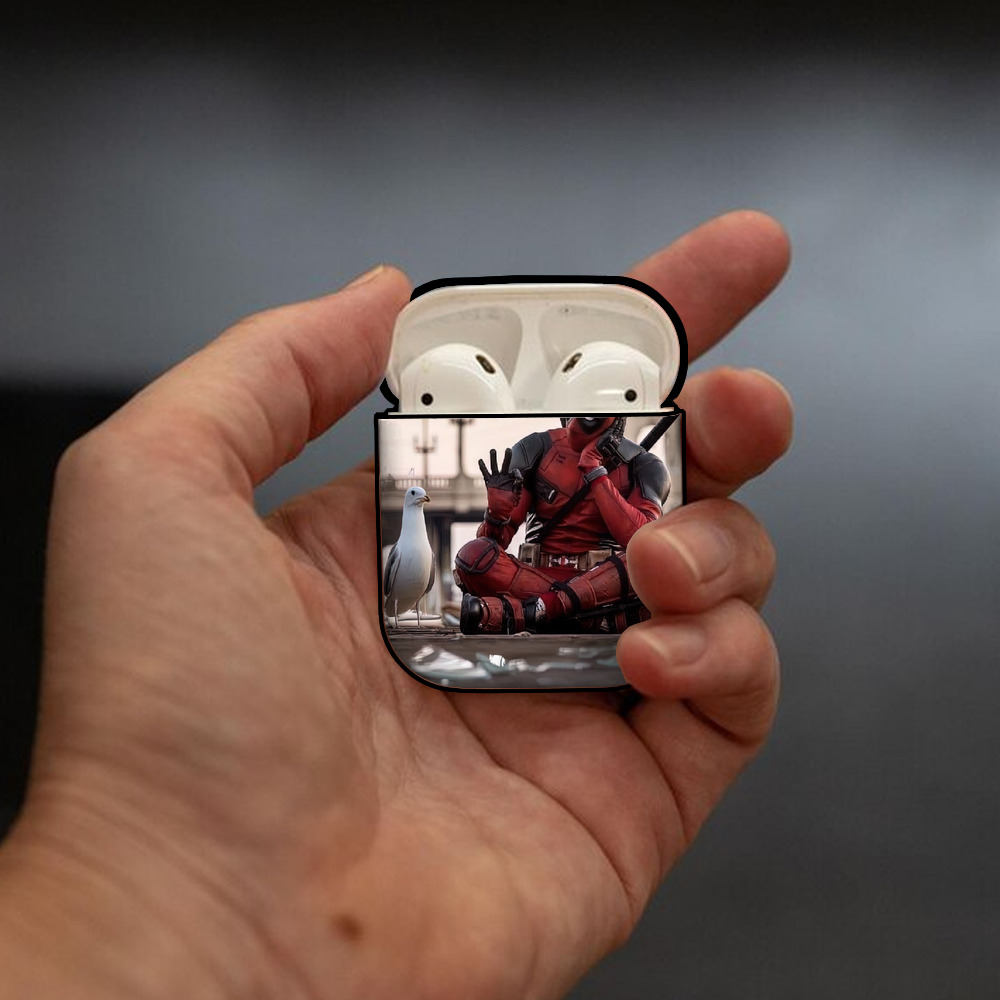 Deadpool デッドプール AirPods 第2世代保護ケース ハードシェル ブラック 耐衝撃・防指紋・カラビナ付き