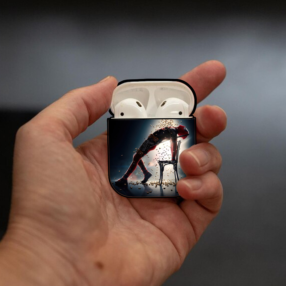 Deadpool デッドプール AirPods 第2世代保護ケース ハードシェル ブラック 耐衝撃・防指紋・カラビナ付き