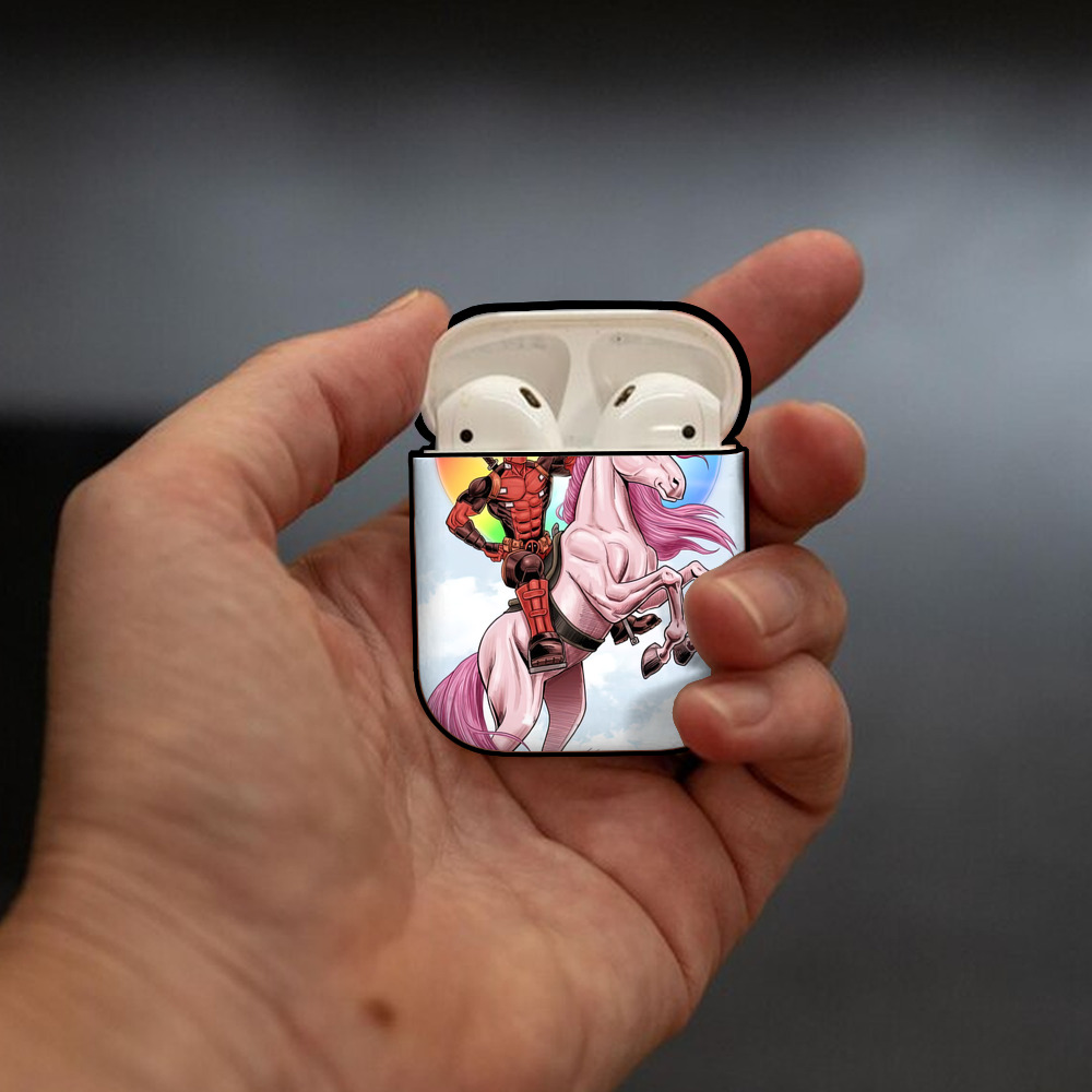 Deadpool デッドプール AirPods 第2世代保護ケース ハードシェル ブラック 耐衝撃・防指紋・カラビナ付き