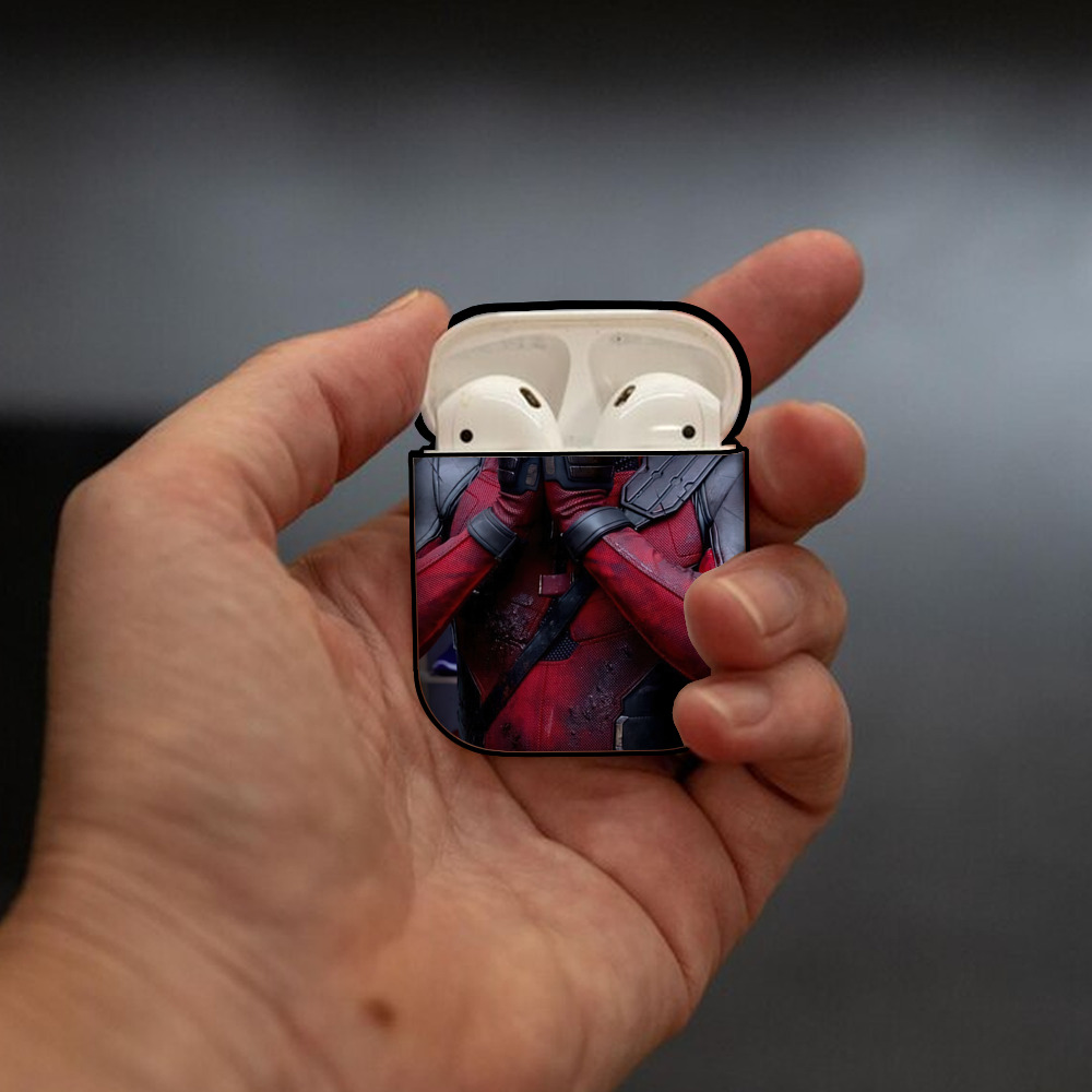 Deadpool デッドプール AirPods 第2世代保護ケース ハードシェル ブラック 耐衝撃・防指紋・カラビナ付き