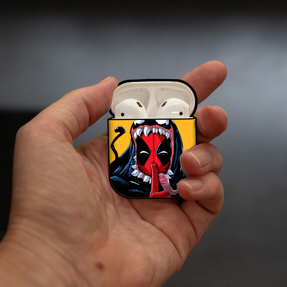Deadpool デッドプール AirPods 第2世代保護ケース ハードシェル ブラック 耐衝撃・防指紋・カラビナ付き