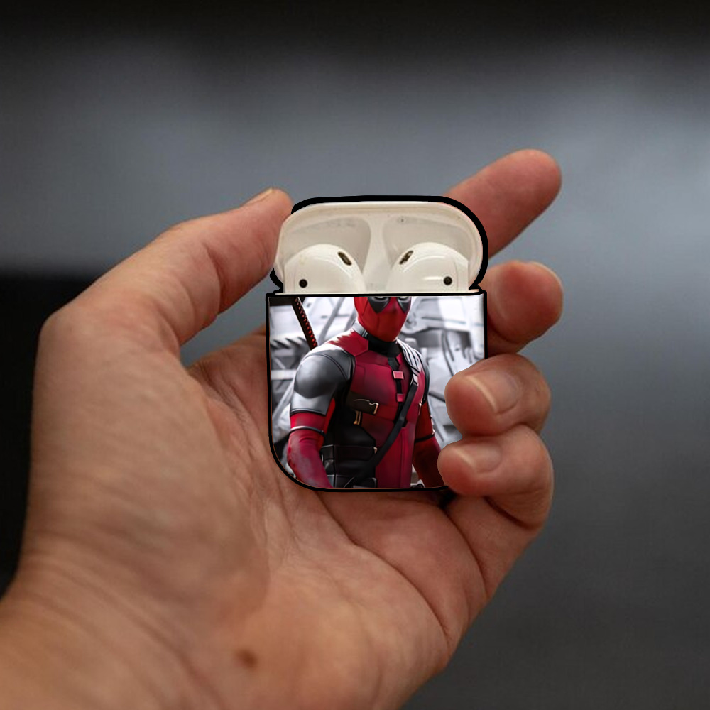 Deadpool デッドプール AirPods 第2世代保護ケース ハードシェル ブラック 耐衝撃・防指紋・カラビナ付き