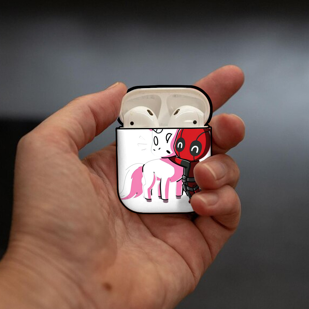 Deadpool デッドプール AirPods 第2世代保護ケース ハードシェル ブラック 耐衝撃・防指紋・カラビナ付き