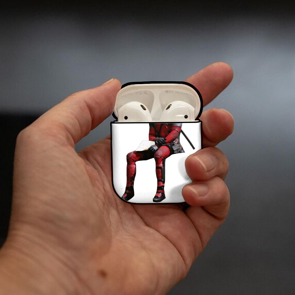 Deadpool デッドプール AirPods 第2世代保護ケース ハードシェル ブラック 耐衝撃・防指紋・カラビナ付き