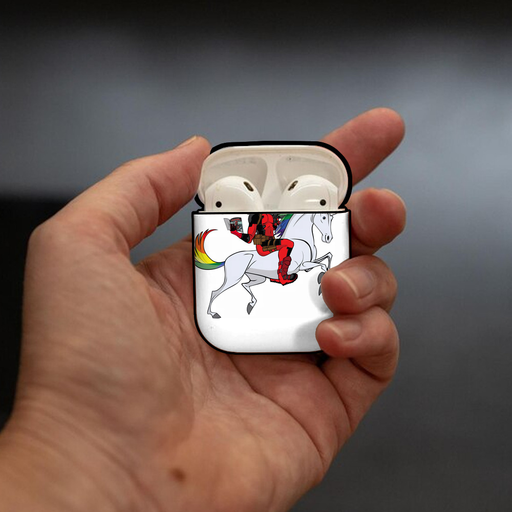 Deadpool デッドプール AirPods 第2世代保護ケース ハードシェル ブラック 耐衝撃・防指紋・カラビナ付き