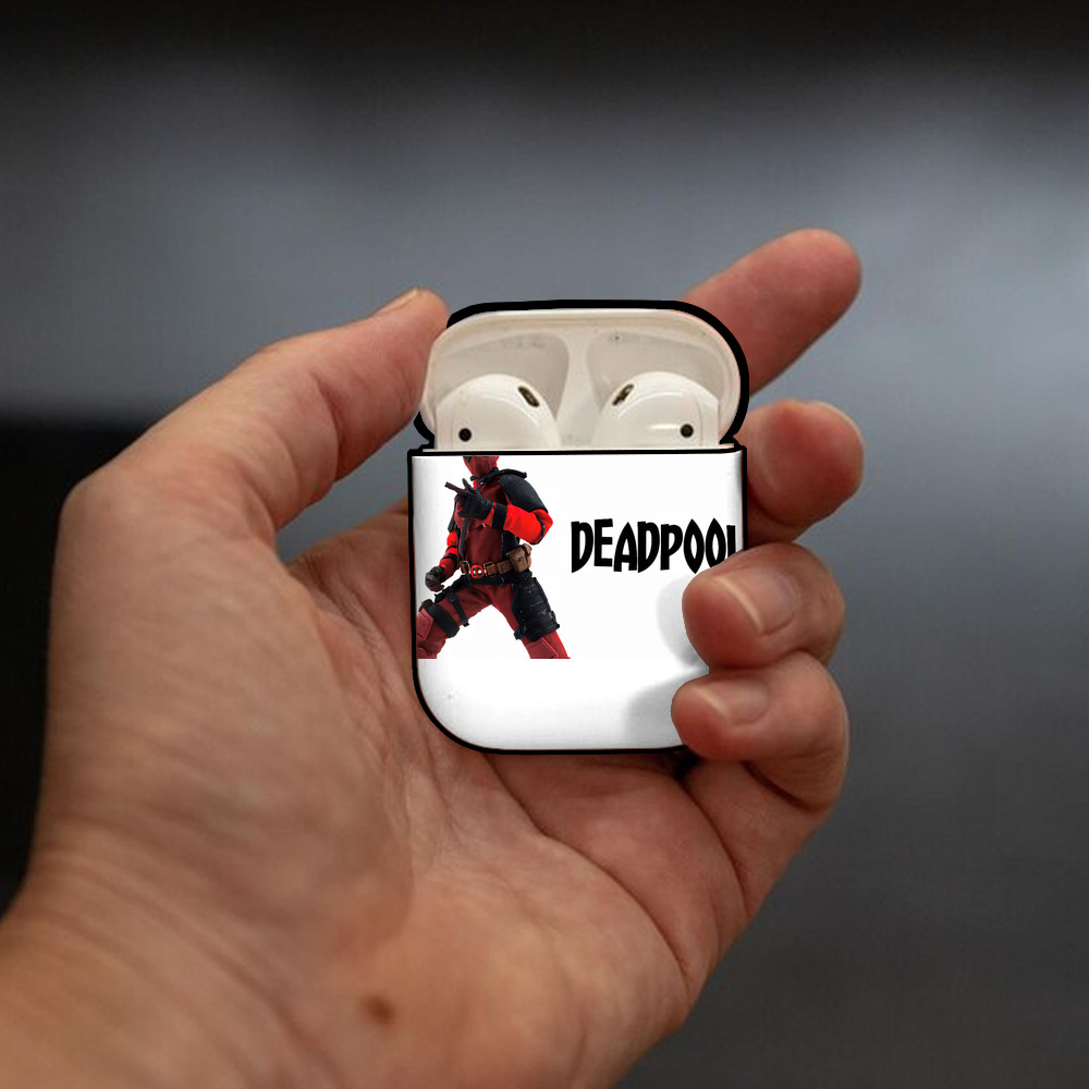Deadpool デッドプール AirPods 第2世代保護ケース ハードシェル ブラック 耐衝撃・防指紋・カラビナ付き