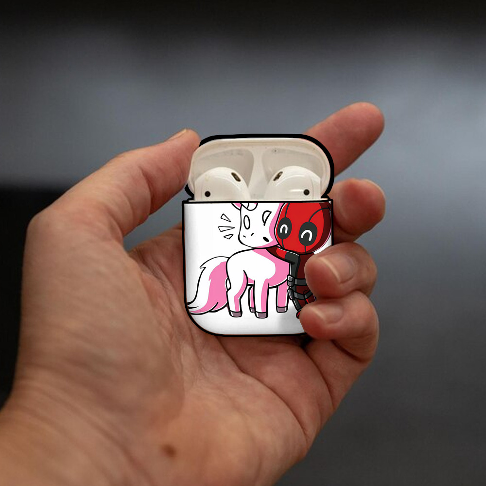 Deadpool デッドプール AirPods 第2世代保護ケース ハードシェル ブラック 耐衝撃・防指紋・カラビナ付き