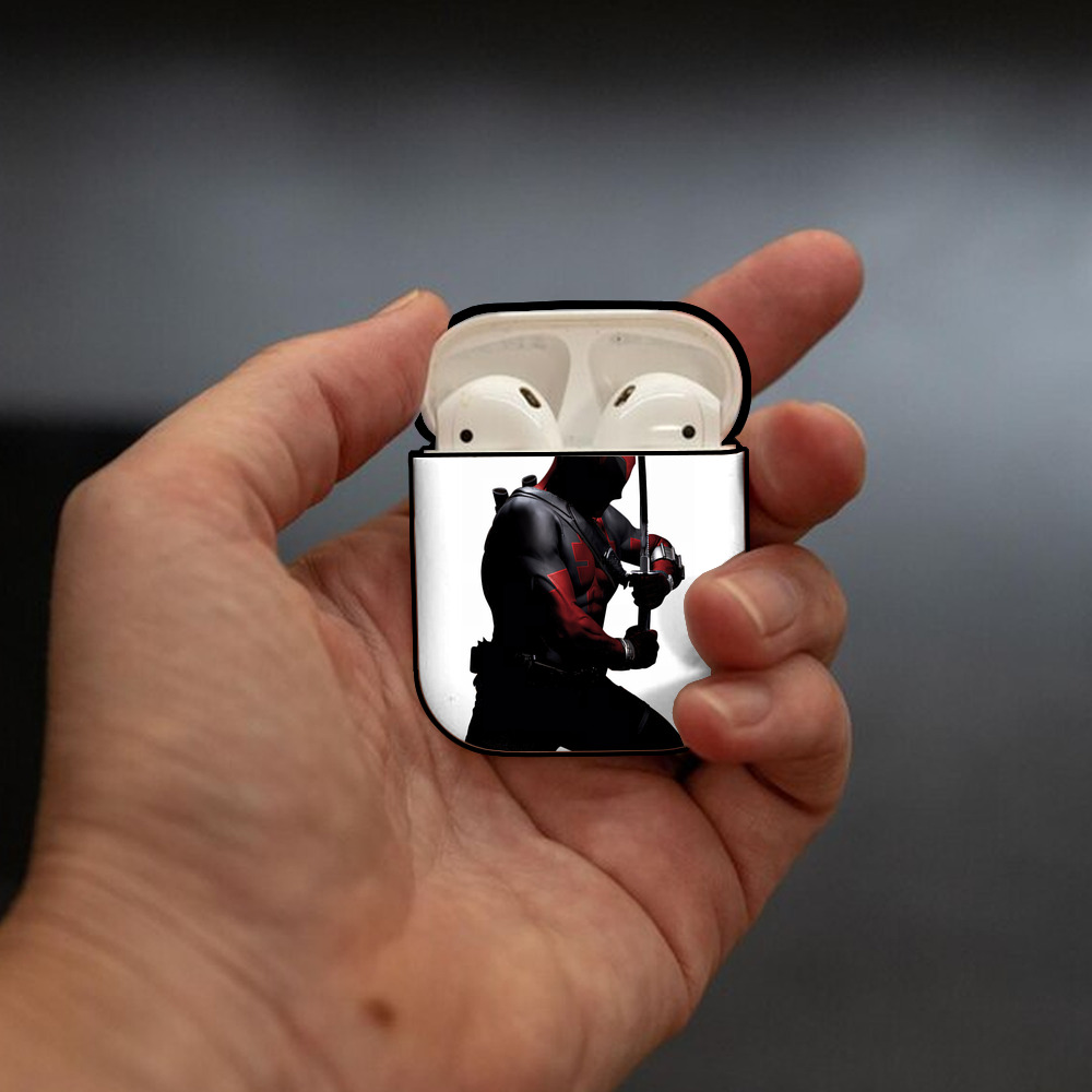 Deadpool デッドプール AirPods 第2世代保護ケース ハードシェル ブラック 耐衝撃・防指紋・カラビナ付き
